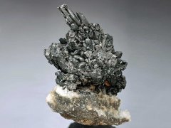 SMaM-2018-10a-Hessite-on-quartz-Anna-Mine-Botesti-Romania-5cm.jpg